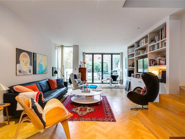 3 bedroom property in Hammersmith, London, W6 £5,000 pcm | Chestertons