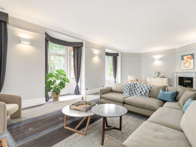 3 bedroom property in Iverna Court, Kensington, London, W8 £6,500 pcm | Chestertons