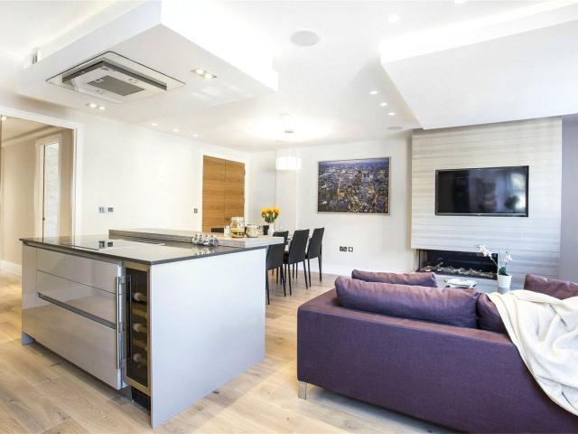 3 bedroom property in Lords Court, 20 Chancellors Street, London, W6 £4,250 pcm | Chestertons
