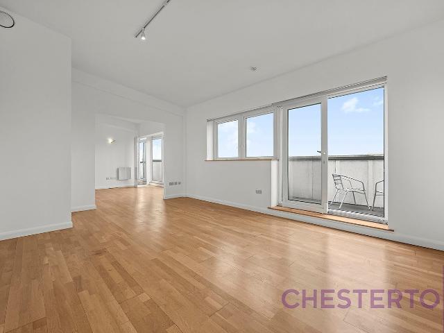 3 bedroom property in Maritime House, Greens End, London, SE18 £2,500 pcm | Chestertons