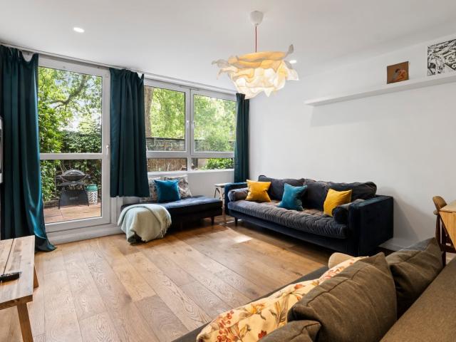 3 bedroom property in Munster Square, Camden, London, NW1 £3,600 pcm | Chestertons