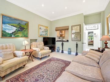3 bedroom property in Sloane Gardens, London, SW1W £5,000 pcm | Chestertons