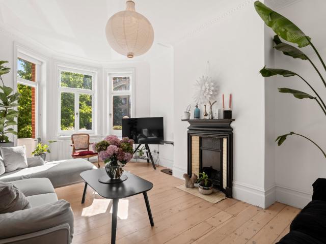 3 bedroom property in St Marys Mansions, St Marys Terrace, Maida Vale, London, W2 £5,000 pcm | Chestertons