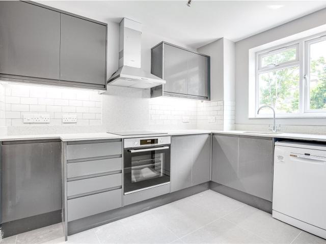 3 bedroom property in Sudbrooke Road, London, SW12 £3,250 pcm | Chestertons