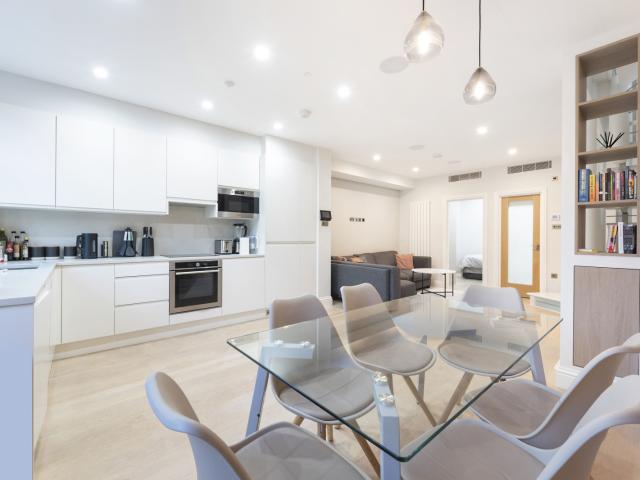 3 bedroom property in Windmill Street, Fitzrovia, London, W1T £8,666 pcm | Chestertons