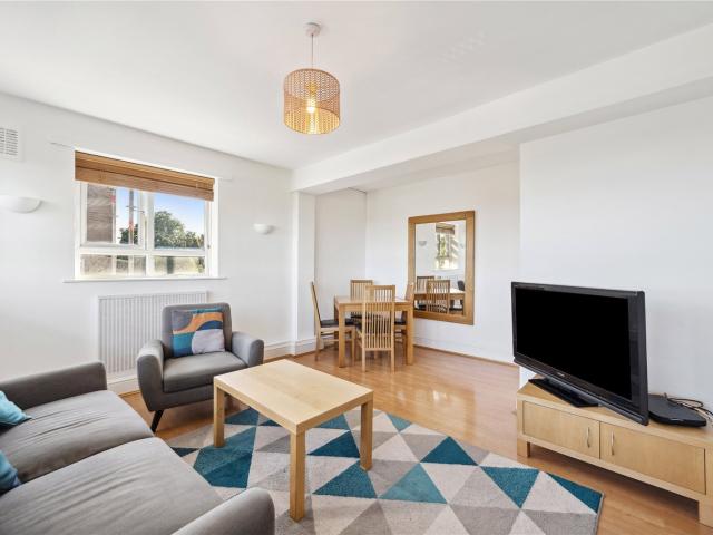 3 bedroom property in Urmston Drive, London, SW19 £2,750 pcm | Chestertons
