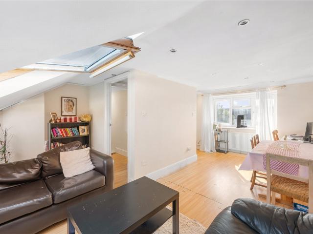 3 bedroom property to let in Montana Road, London, SW17 £3,300 pcm