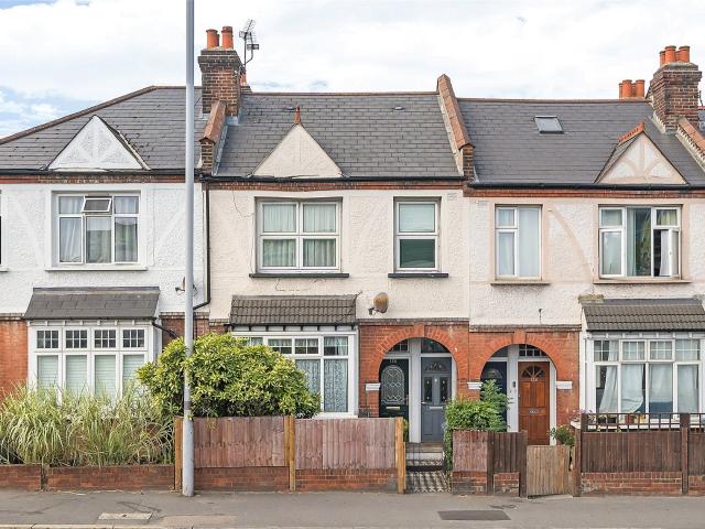 3 bedroom property to let in Morden Road, London, SW19 £2,750 pcm