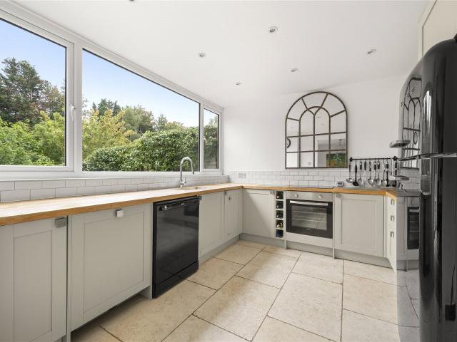 3 bedroom property to let in Angas Court, Pine Grove, Weybridge, Surrey, KT13 £3,250 pcm