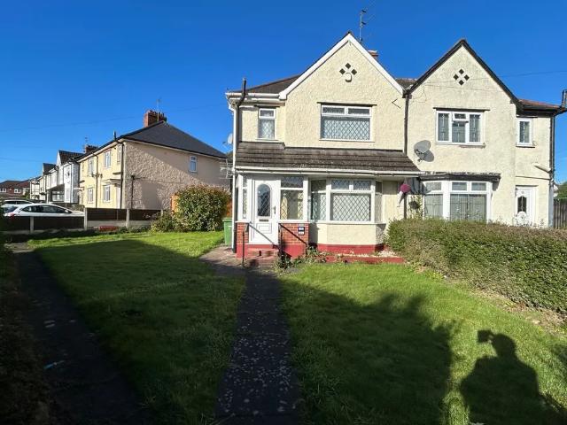 3 bedroom property to let in Beech Avenue, Halesowen £1,200 pcm