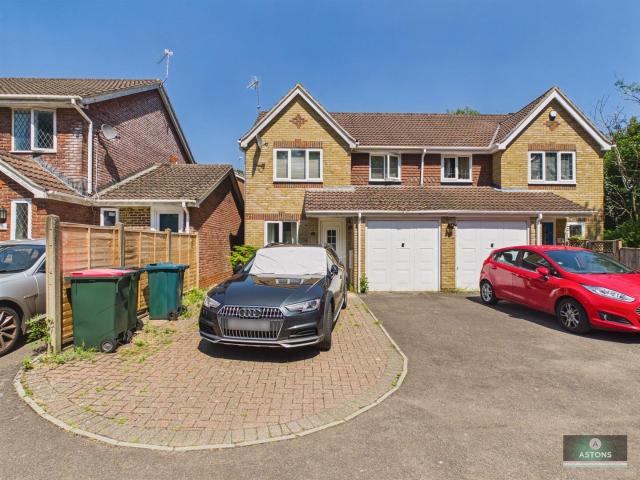 3 bedroom property to let in Blackett Road, Maidenbower £1,900 pcm