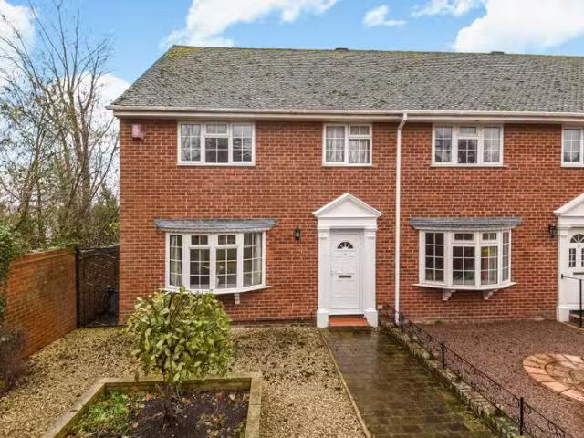 3 bedroom property to let in Brunswick Place, Lymington, SO41.