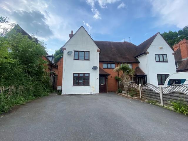 3 bedroom property to let in Easemore Road, Redditch £1,300 pcm