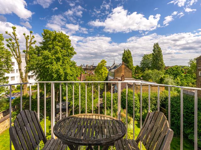 3 bedroom property to let in Englands Lane, Belsize Park, London, NW3 £6,150 pcm