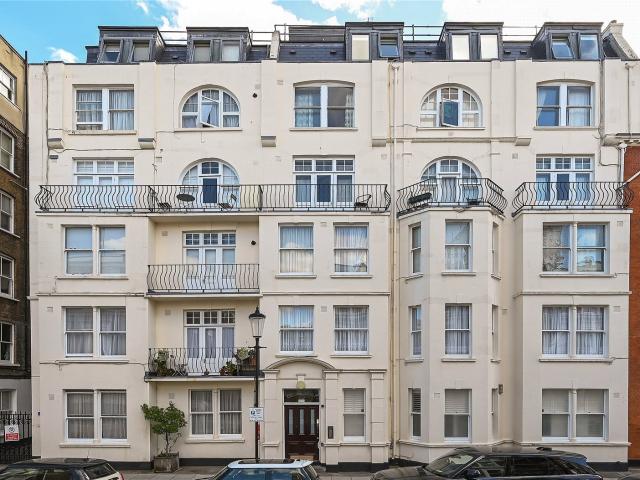 3 bedroom property to let in Fawcett Street, London, SW10 £3,950 pcm