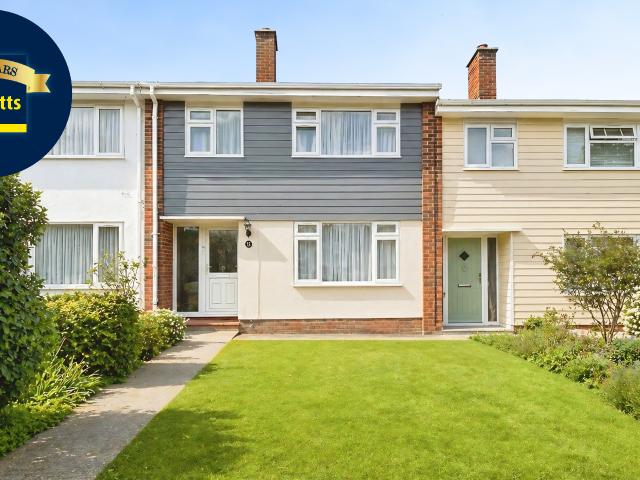 3 bedroom property to let in Galleydene Avenue, Galleywood, CM2 £1,650 pcm