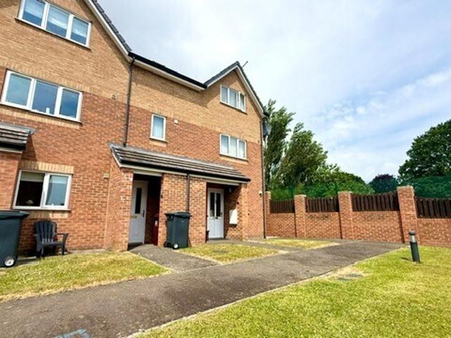 3 bedroom property to let in Glen Vale, Dronfield Woodhouse, S18 £900 pcm