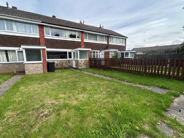 3 bedroom property to let in Glenmore Avenue, Burntwood £1,150 pcm