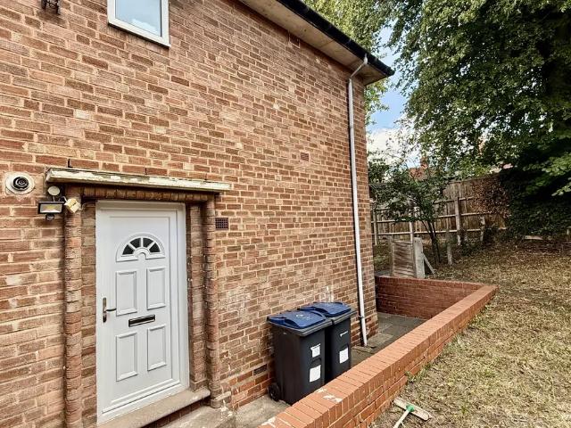 3 bedroom property to let in Jakeman Road, B12 £1,175 pcm