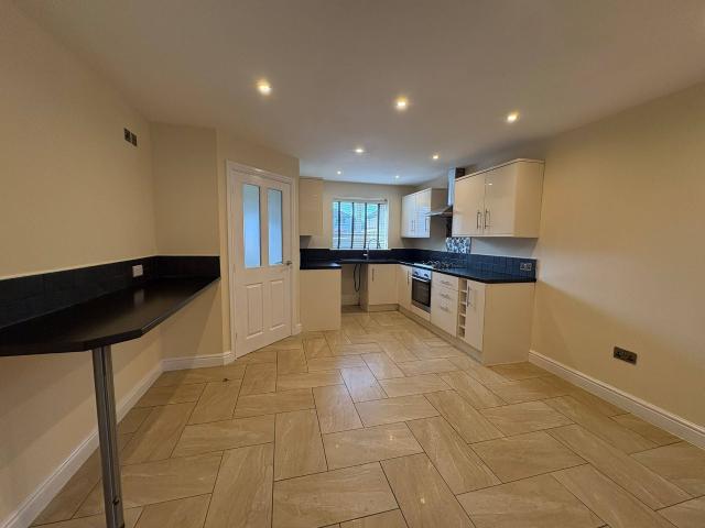 3 bedroom property to let in Katherine Road, Thurcroft £1,100 pcm