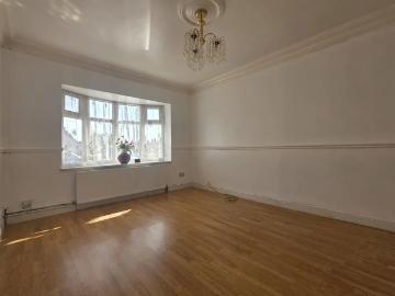 3 bedroom property to let in Kennedy Crescent, Wednesbury, WS10 8PH £1,150 pcm