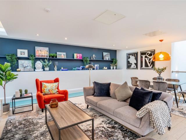 3 bedroom property to let in Lincoln's Inn Fields, London, WC2A £14,000 pcm