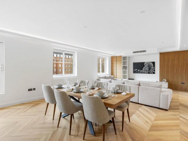 3 bedroom property to let in Princes Gate, London, SW7 £9,000 pcm