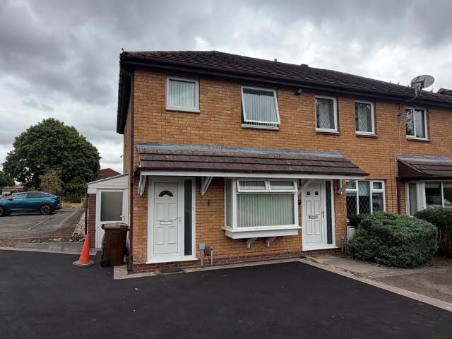 3 bedroom property to let in Rainsbrook Drive, Solihull, B90 £1,400 pcm