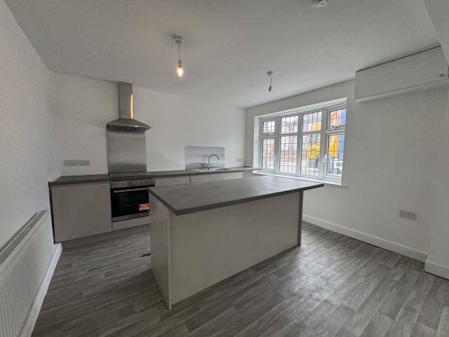 3 bedroom property to let in St Lawrence Road, North Wingfield S42 £950 pcm