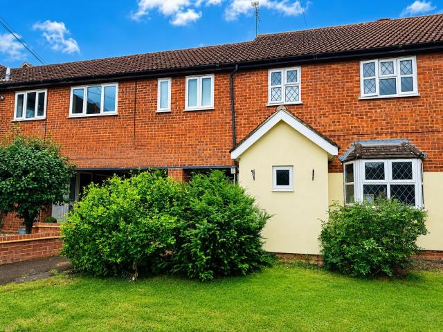 3 bedroom property to let in Vincent Way, Billericay £1,900 pcm