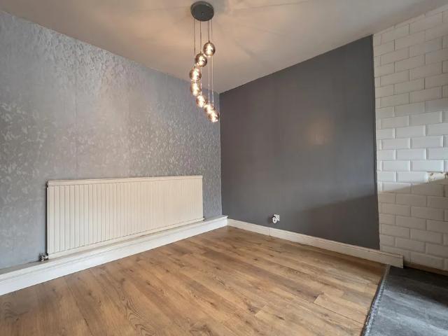 3 bedroom property to let in Wychbold Close, Willenhall, WV12 £1,250 pcm