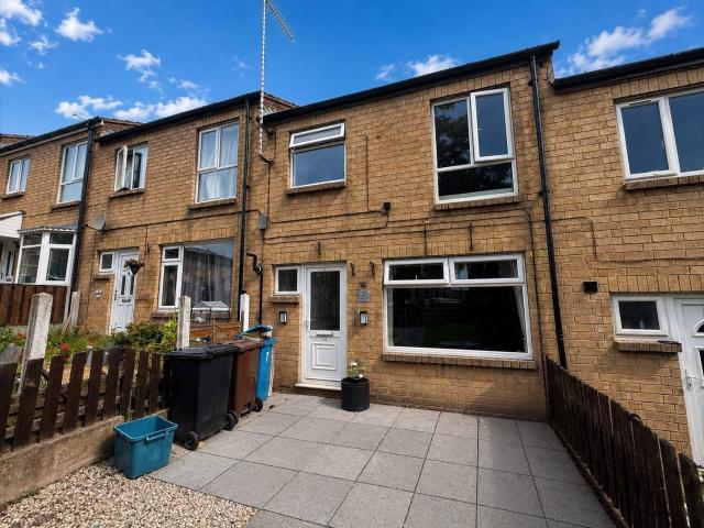 3 bedroom property to let in Westland Grove, Westfield, Sheffield, S20 £995 pcm