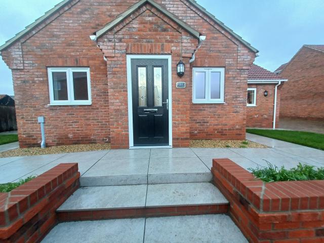 3 bedroom property to let in WhiteHorse £1,850 pcm