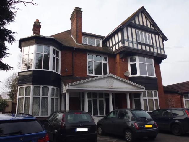 3 bedroom property to let in Yardley Wood Road, B13 9JG £1,300 pcm