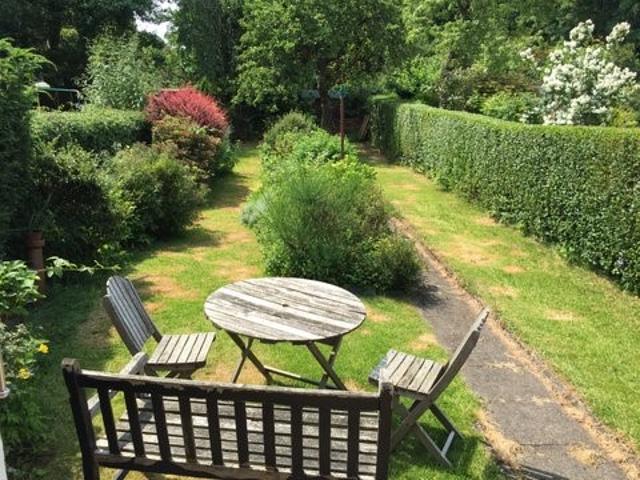 3 bedroom property to let in 22 WILLOW ROAD £345 pw