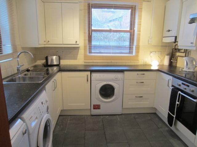 3 bedroom property to let in 7 BLOSSOM AVENUE £354 pw