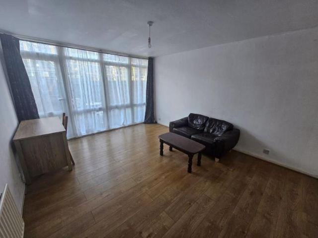 3 bedroom property to rent