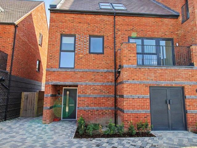 3 bedroom property to rent