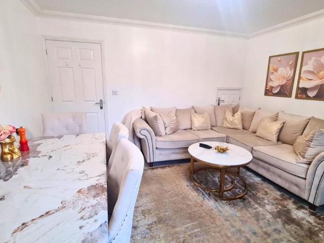 3 bedroom property to rent