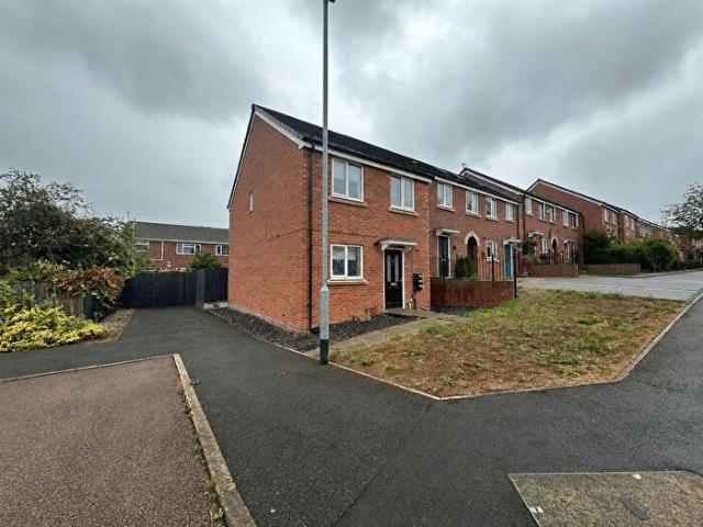 3 Bedroom Property To Rent In Tyrian Street, Giltbrook, Nottingham, NG16