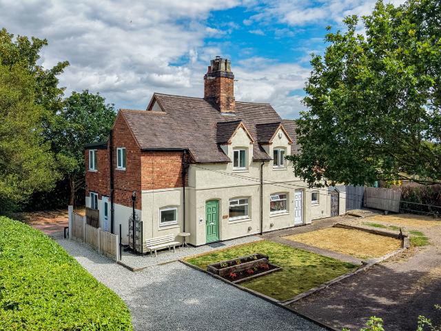 3 bedroom property to rent in Ashby Road, Tamworth, Staffordshire