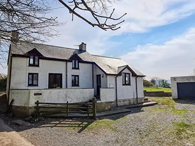3 Bedroom Property To Rent In Bedroom House, Llangwyrfon, SY23
