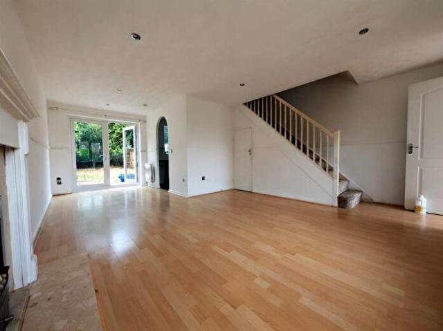 3 Bedroom Property To Rent In Caernarfon Drive, Nuneaton, CV11