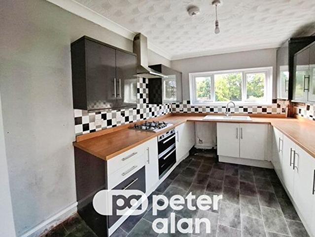 3 Bedroom Property To Rent In Carmarthen Road, Swansea, SA5