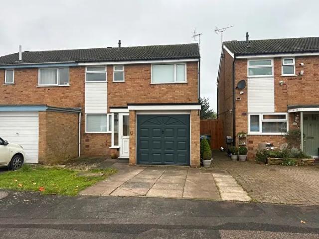 3 Bedroom Property To Rent In Edgehill Close, Leicester, LE8