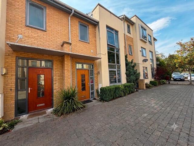 3 Bedroom Property To Rent In Felstar Walk, Milton Keynes, MK6