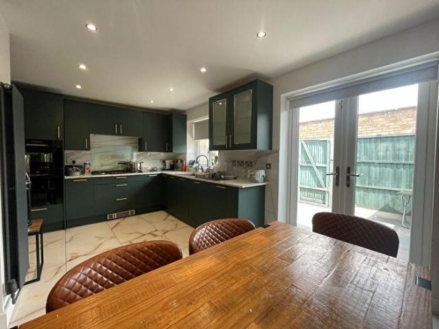 3 Bedroom Property To Rent In Gainsborough Drive, Leamington Spa, CV31