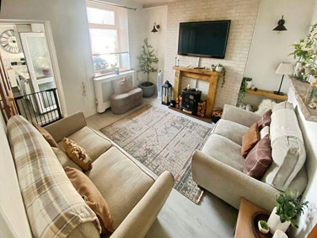 3 Bedroom Property To Rent In Leyshon Street, Pontypridd, CF37