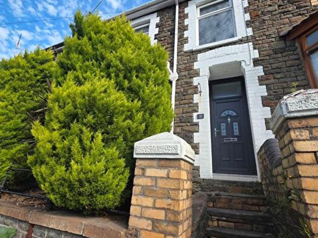 3 Bedroom Property To Rent In Llwynmadoc Street, Pontypridd, CF37