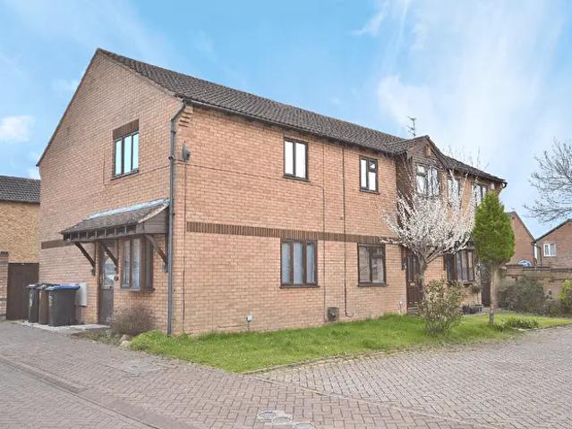 3 Bedroom Property To Rent In Martel Close, Northampton, NN5